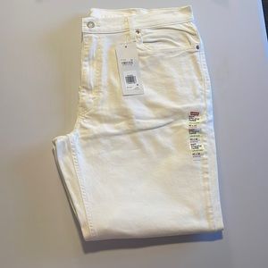 Men’s white Levi jeans.